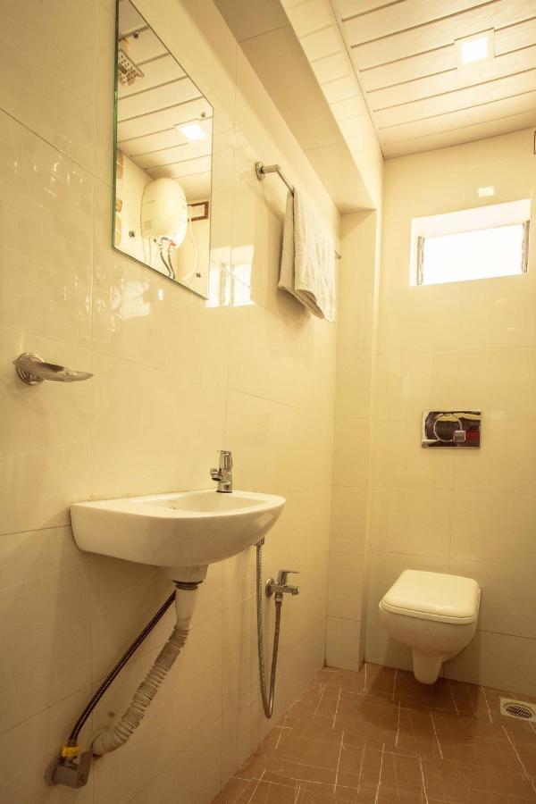 Hotel Apsara- Near J J Hospital 뭄바이 외부 사진