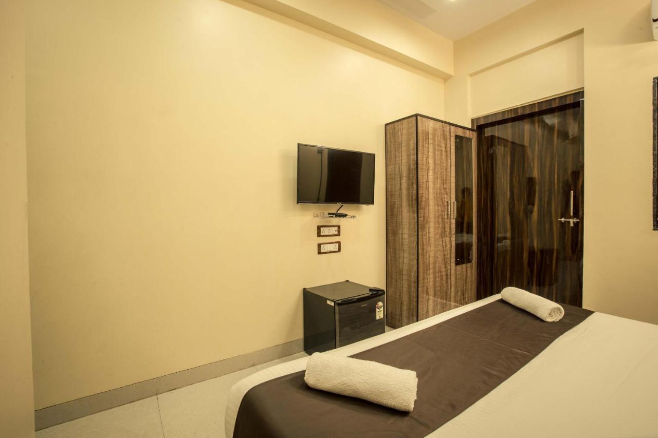 Hotel Apsara- Near J J Hospital 뭄바이 외부 사진