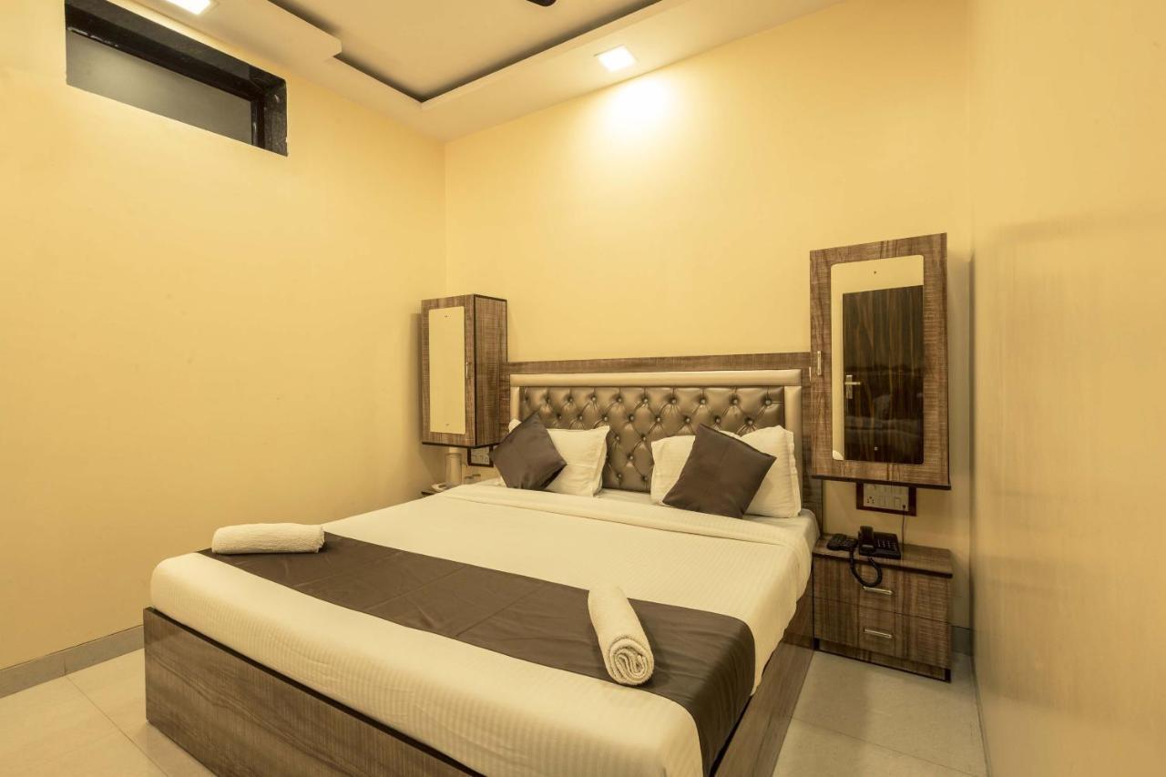 Hotel Apsara- Near J J Hospital 뭄바이 외부 사진