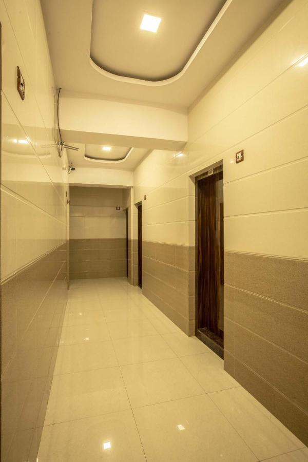 Hotel Apsara- Near J J Hospital 뭄바이 외부 사진